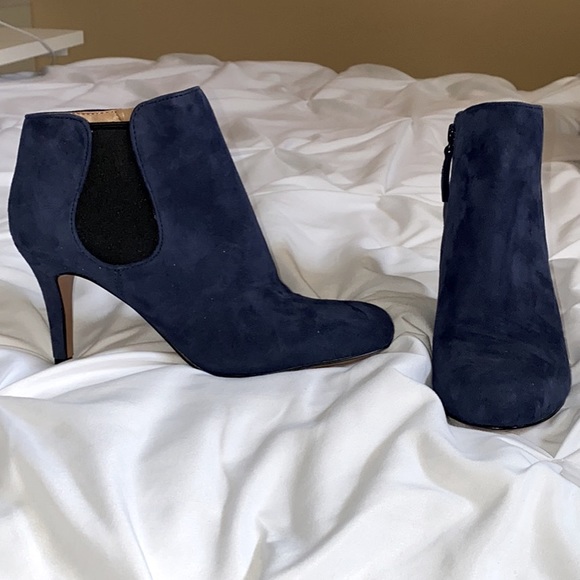 Nine West booties, size 7.5, navy blue, brand new - Picture 1 of 3